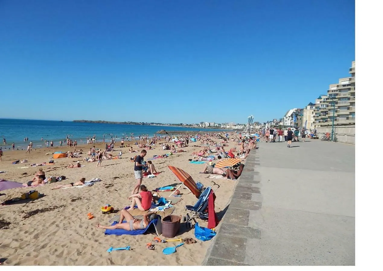 Hébergement de vacances SAINT MALO Maison plain pied pres gare bassins duguay trouin village RHUM 2022 FIBRE France